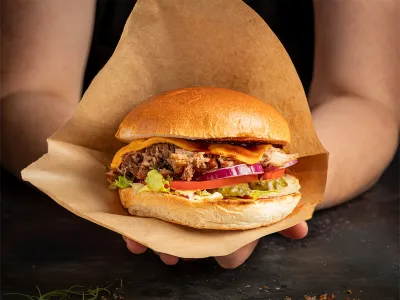 Pulled pork + bułki brioche z sezamem 2+4