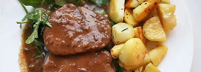 Polędwica wołowa z sosem balsamicznym